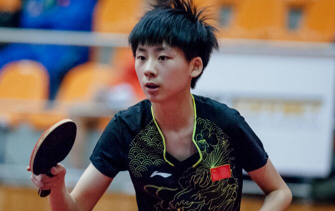 在中场区域 在中场区域