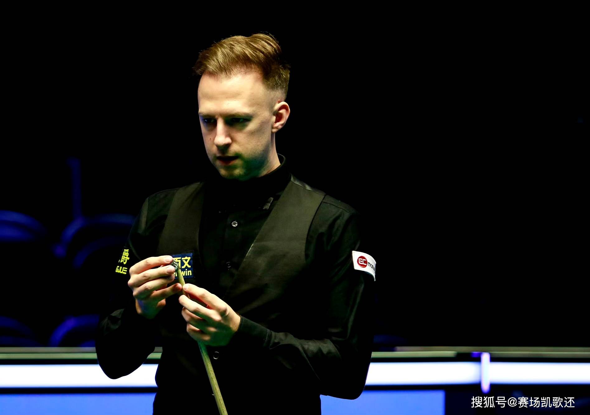 深刻地反映 深刻地反映