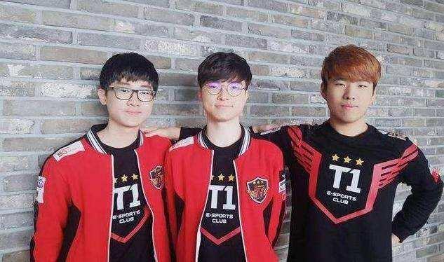 逆天！字母哥19中12爆砍35分17板20助NBA历史第一人！.